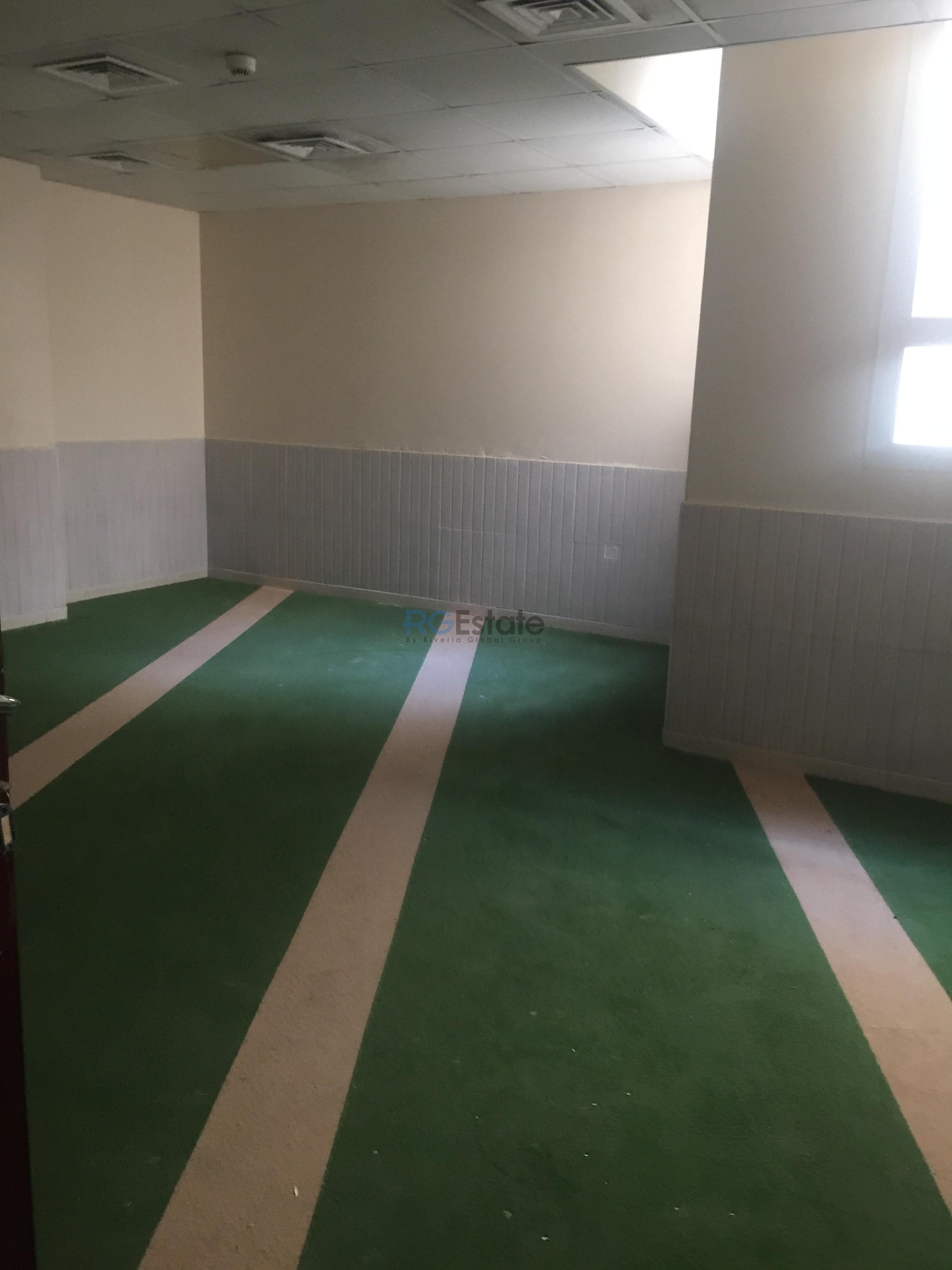 100 rooms Labour Camp for Sale in Dubai Investment Park. سكن عمال 100 غرفة للبيع في مجمع دبي للاستثمار.  | RGEstate UAE