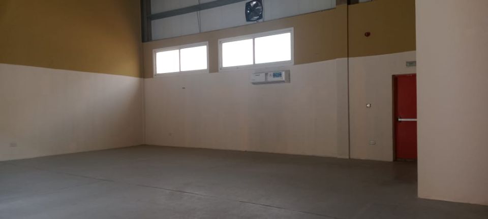 5,400 Sqft Showroom with Pantry Rent / Ras Al Khor 5,400 Sqft Showroom with Pantry Rent / Ras Al Khor  | RGEstate UAE