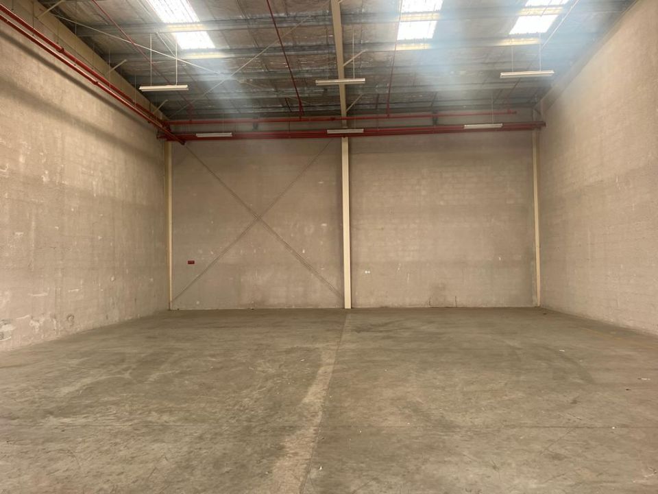 Fully Airconditioned Warehouse with Office for Sale in Al Quoz Industrial Area, Generating Rental Income Fully Airconditioned Warehouse with Office for Sale in Al Quoz Industrial Area, Generating Rental Income  | RGEstate UAE