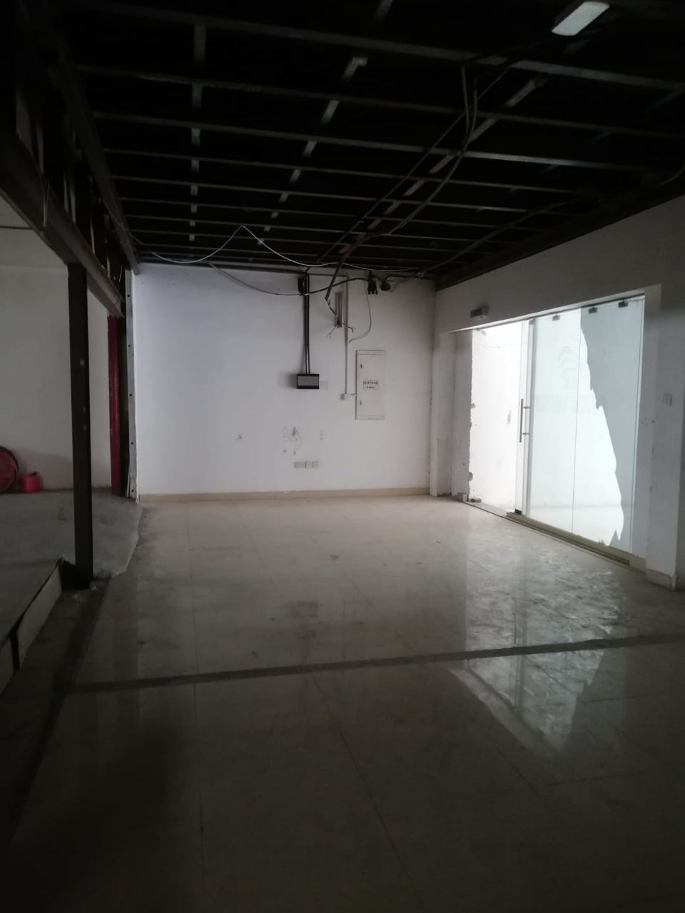 Independent Vacant 10,000 Sqft Cold Storage Warehouse With Mezzanine Floor Office For Sale in Al Qusais Independent Vacant 10,000 Sqft Cold Storage Warehouse With Mezzanine Floor Office For Sale in Al Qusais  | RGEstate UAE