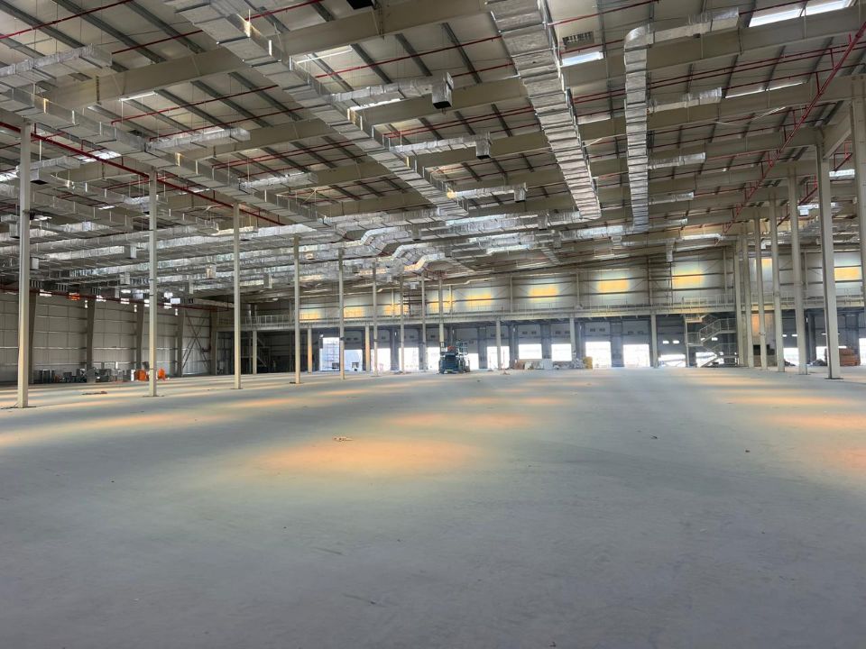 180,000 sqft Warehouse For Sale in JAFZA 180,000 sqft Warehouse For Sale in JAFZA  | RGEstate UAE